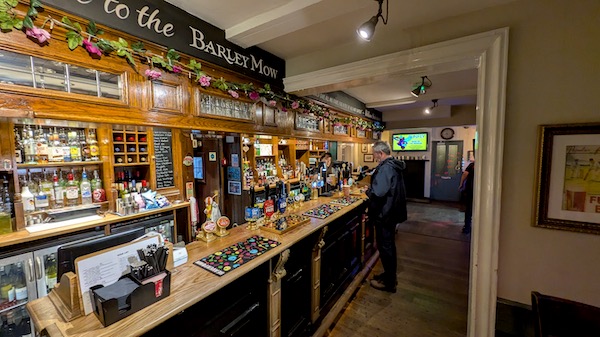 Interior photo of the Barley Mow, Epsom